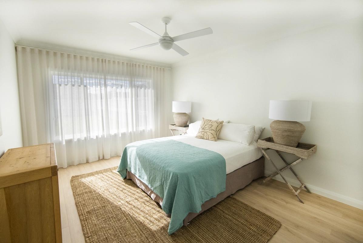 Guest bedroom – The Entrance renovation