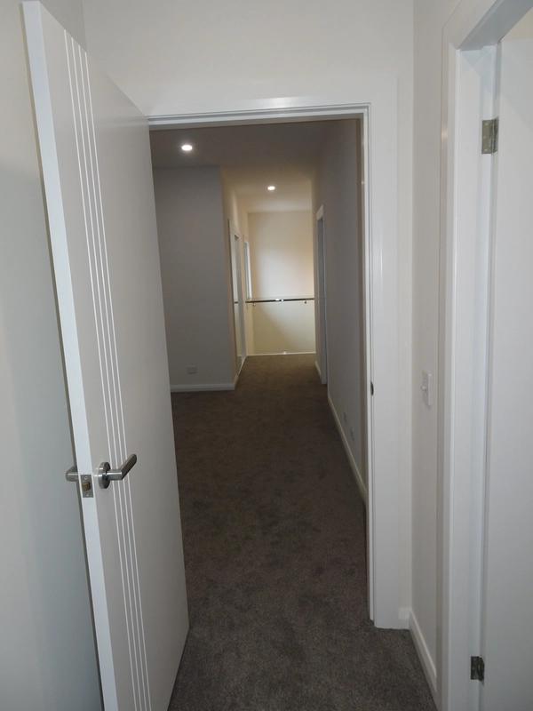 Hallway – Umina Beach townhouse