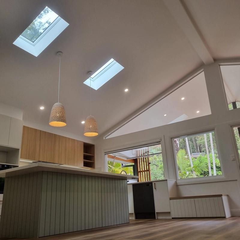 Kitchen skylight natural light – Bensville renovation